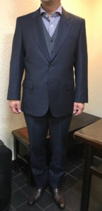 男性スーツの写真