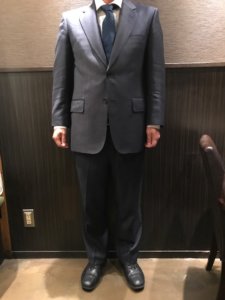 男性スーツの写真